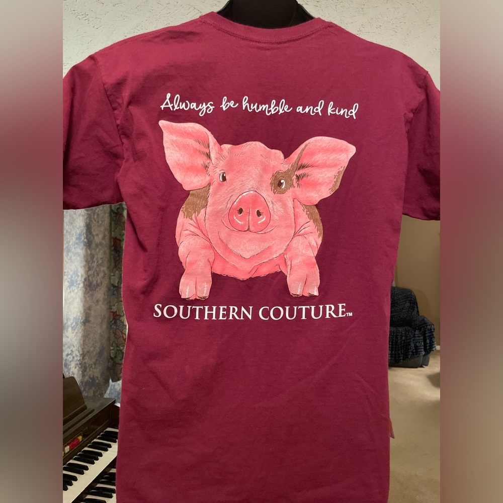 Southern Couture T-Shirt with Pig - Size Large
